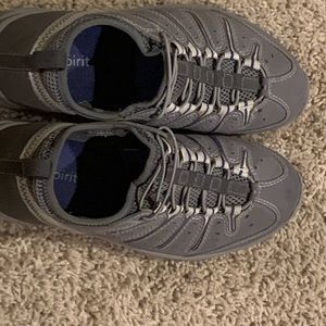 Easy Spirit women’s size 7